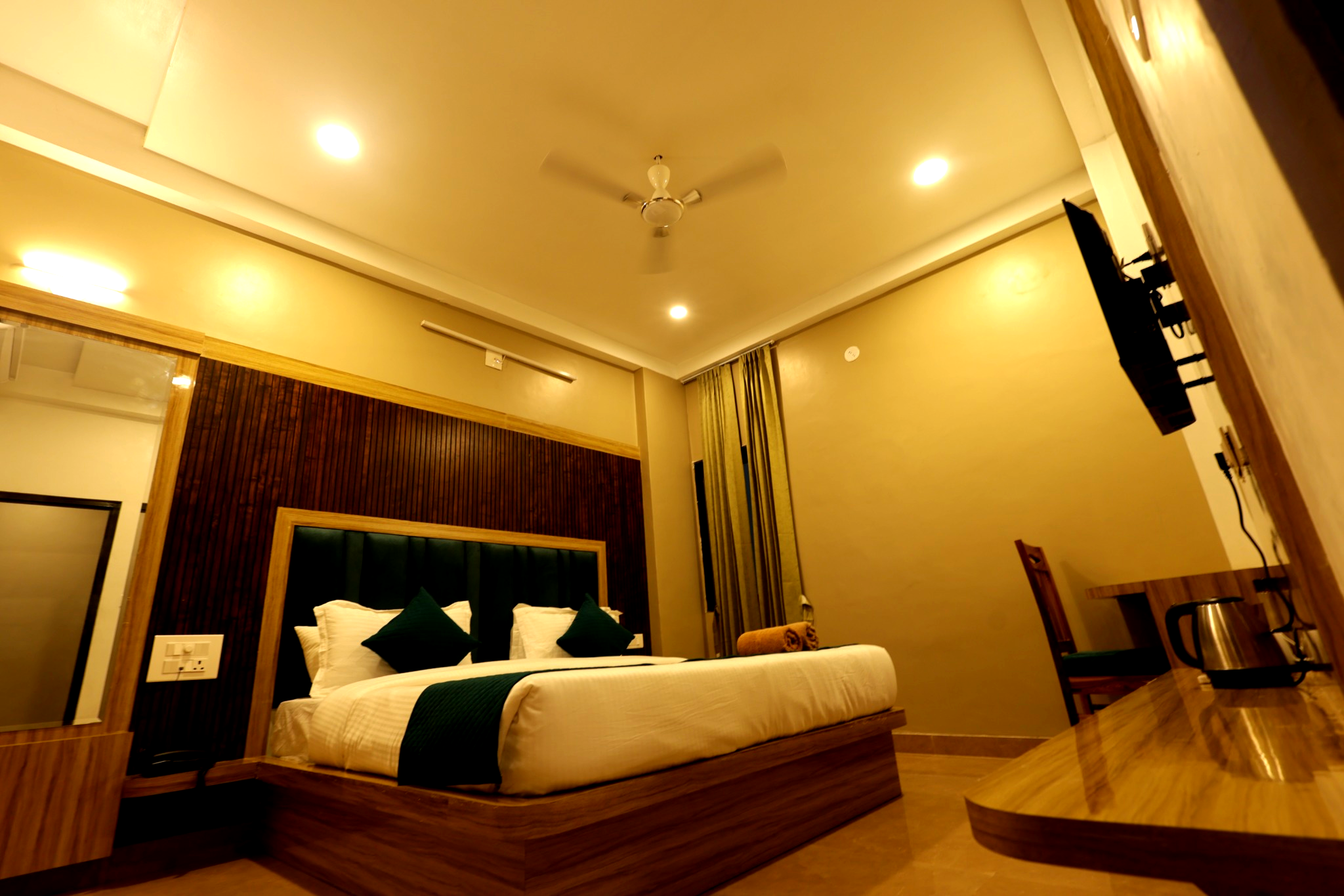 hotel room 9233 2048x1365