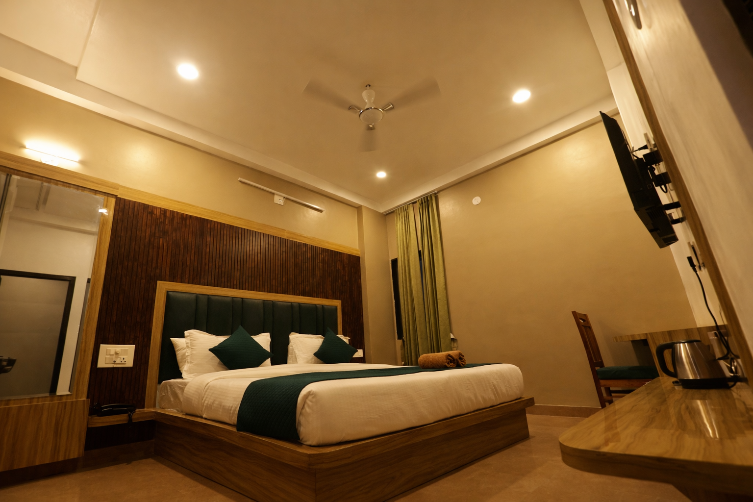 f8ca19ee 1c76 4dff a5e2 842edb028d96